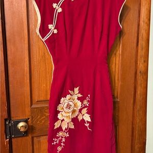 Japanese Red Velvet lined Mid Century Floral Embroidered Dress Medium